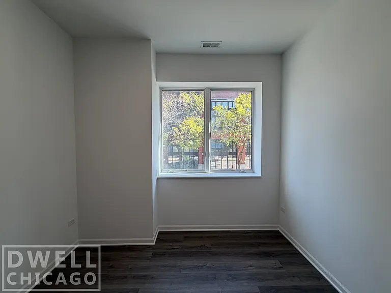 2500 S Wabash Ave #201 — Photo 9