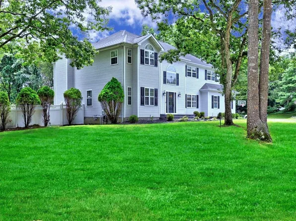 102 Vista Lane, Manorville, NY 11949