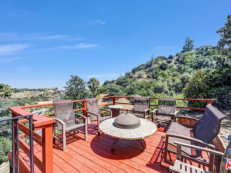 6852 Woody Trl — Photo 3