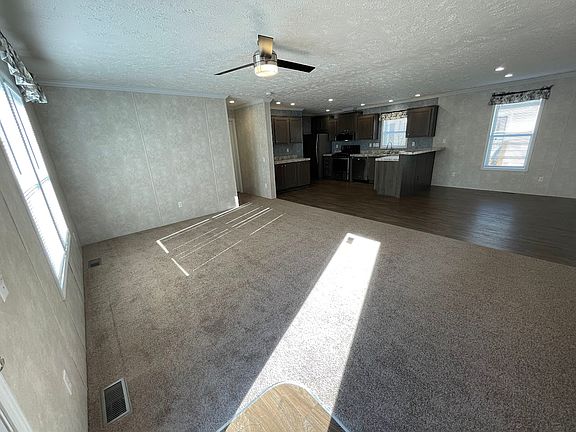 5th image of 516 Courtland Ln #641