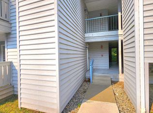 59 Leafwood Ln APT 275, Groton, CT 06340