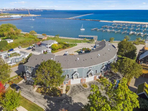 2702 South Shore DRIVE #B, Milwaukee, WI 53207