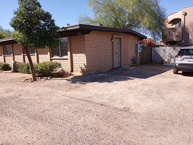 1802 E Adelaide Dr — Photo 13