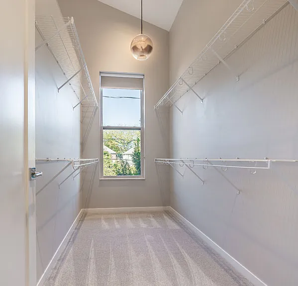 598 Lathrop St — Photo 32