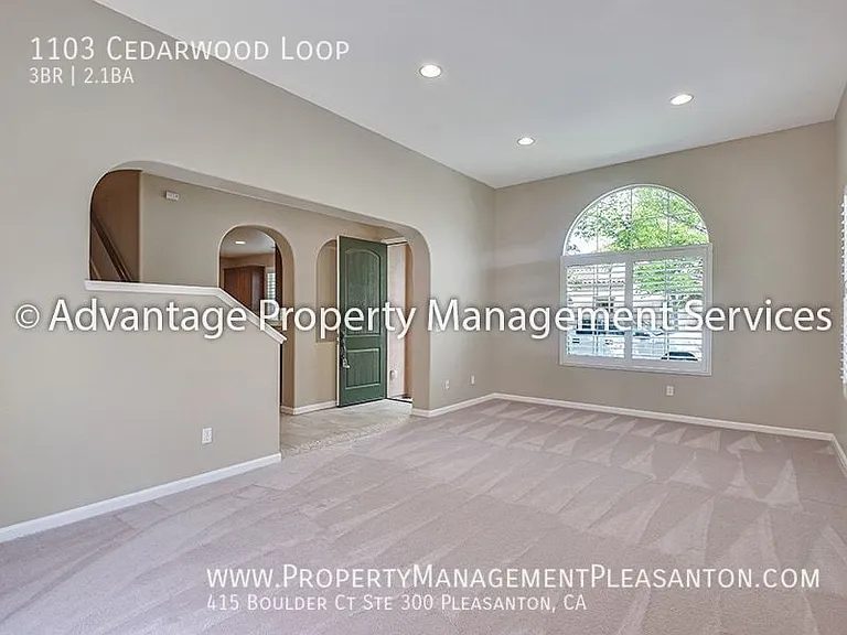 1103 Cedarwood Loop — Photo 3