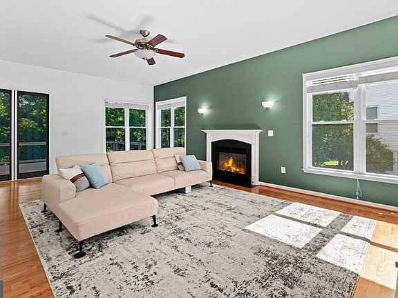 5th image of 4909 Fox Creek Ct