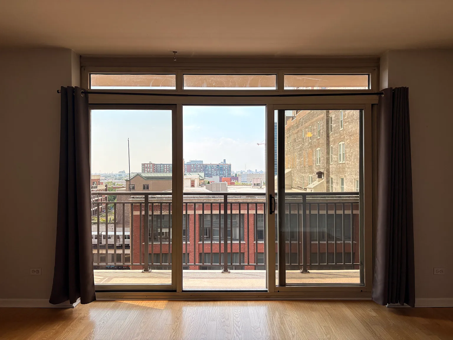 1 bed, 800 sqft, $2,400 — Photo 4