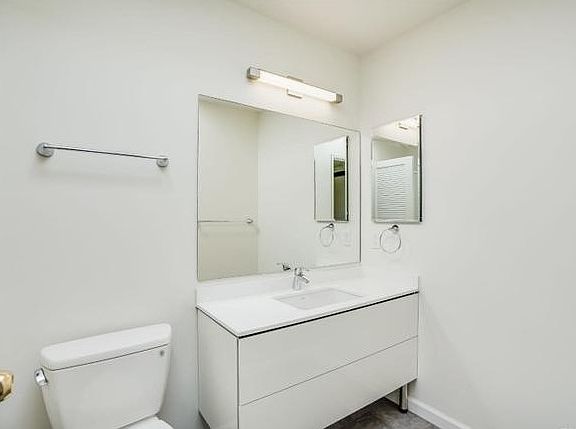 5th image of 2750 Market St APT 301
