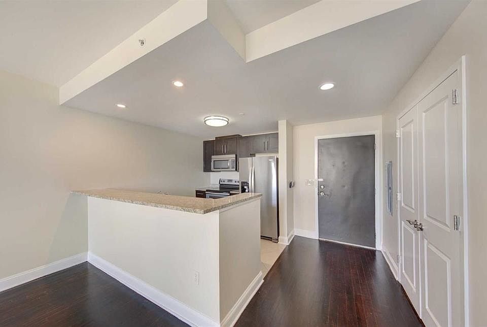 1st image of 29 1st St APT 505