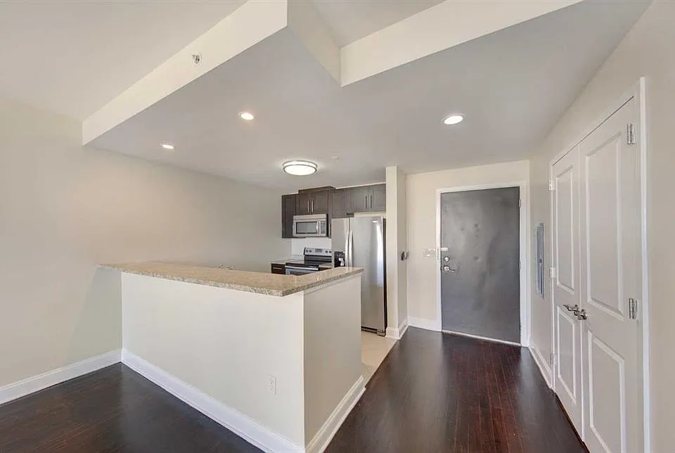 29 1st St #505