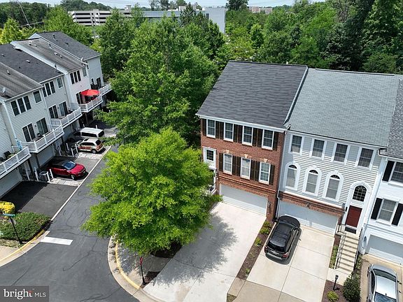 3rd image of 14501 Crossfield Way