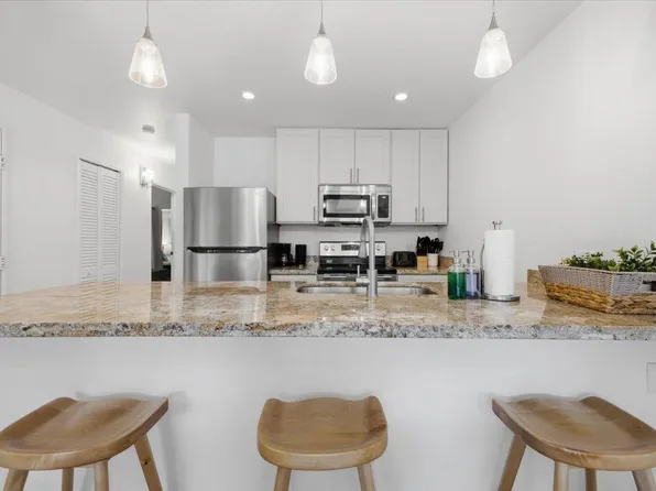 1299 Uluniu Rd #201B, Kihei, HI 96753