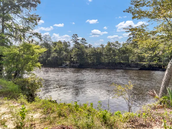 287 Happiness Ln, Ridgeville, SC 29472