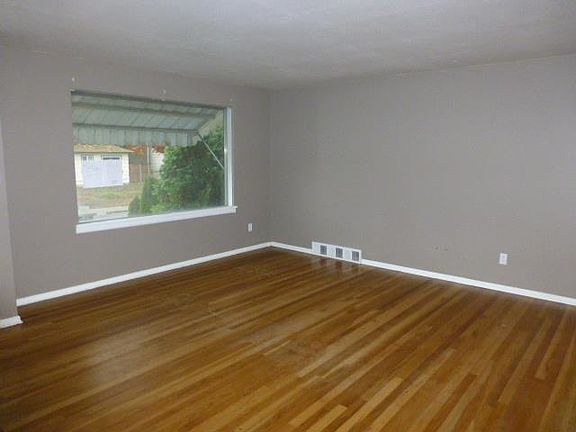 5th image of 623 E Rockwell Ave