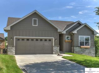 15460 Jaynes Cir, Omaha, NE 68116