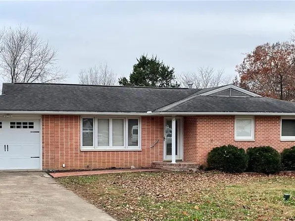 1201 Cherokee St, Jackson, MO 63755