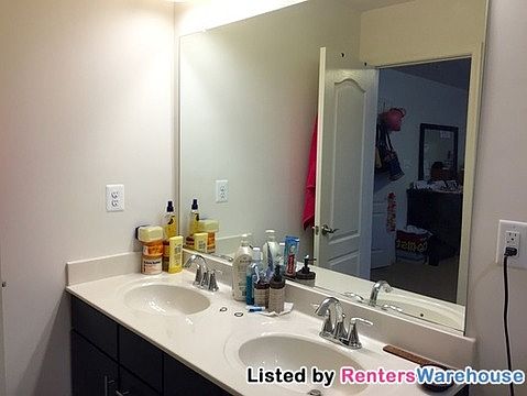 5th image of 3504 Woodlake Dr