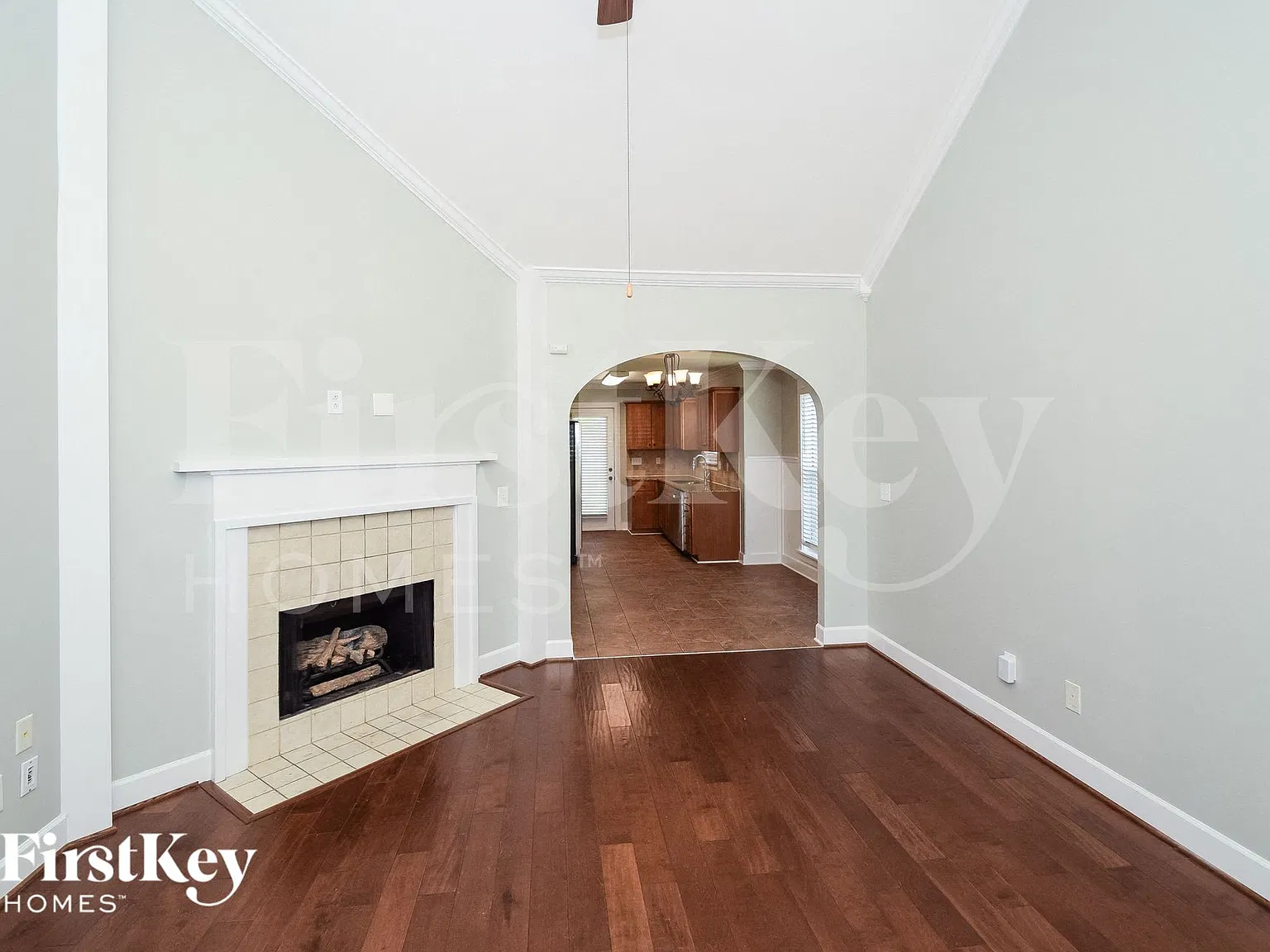 3 bed, 2.0 bath, 1230 sqft, $1,725 — Photo 3