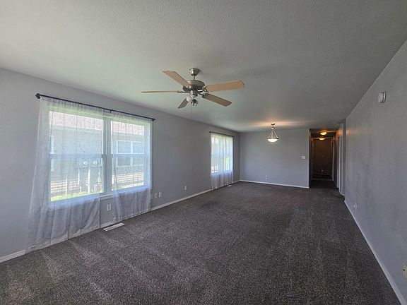 3rd image of 906 Whitetail Ct