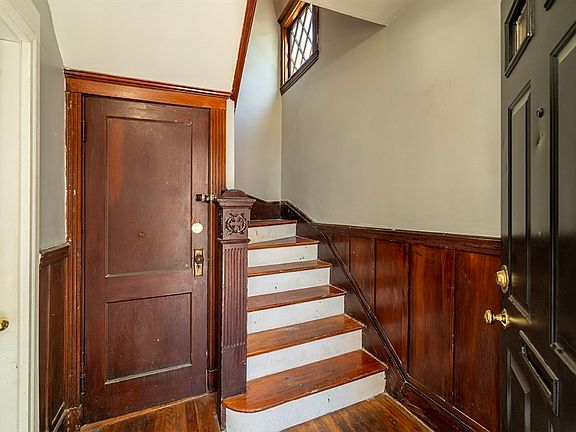 3rd image of 54 Floyd St