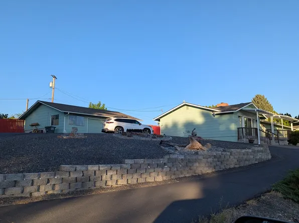 71651 SW Valley View Dr, Pendleton, OR 97801