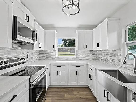 2nd image of 4208 North Blvd