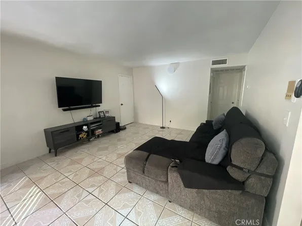 15516 Nordhoff St Unit 111, North Hills, CA 91343