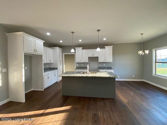 5th image of 124 Creekside Dr
