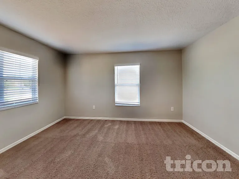 4667 Caverns Dr — Photo 12