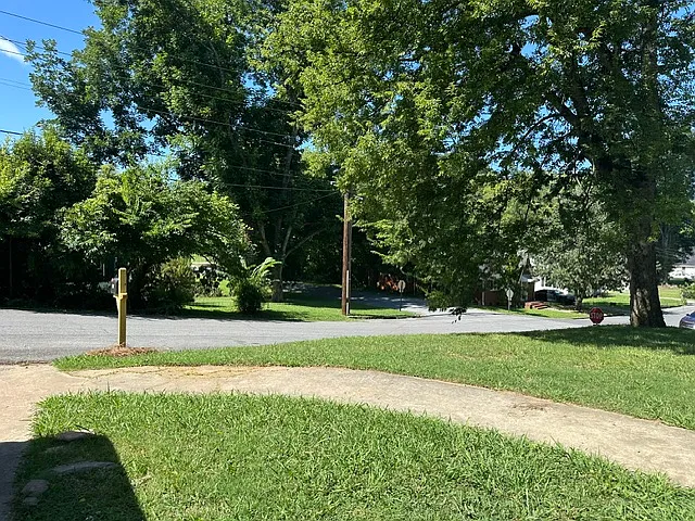 200 Pearl St — Photo 12