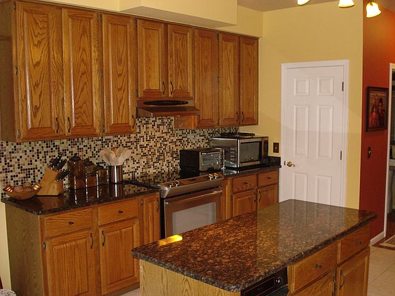 4th image of 1101 Doral Dr