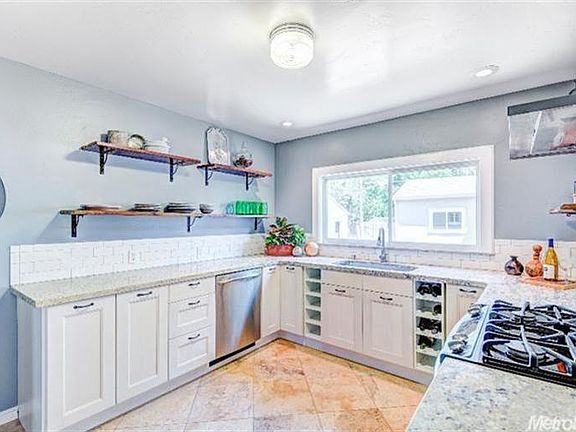2nd image of 517 W Keystone Ave