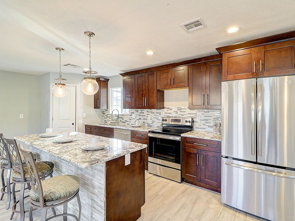 1st image of 7032 S 16th Dr