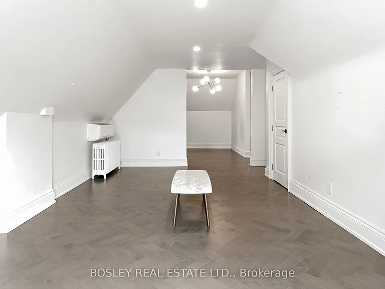 178 High Park Ave #UPPER — Photo 15