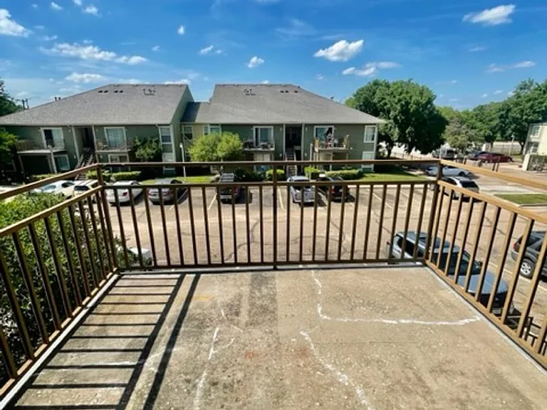 1500 Lake Shore Dr #207 — Photo 9