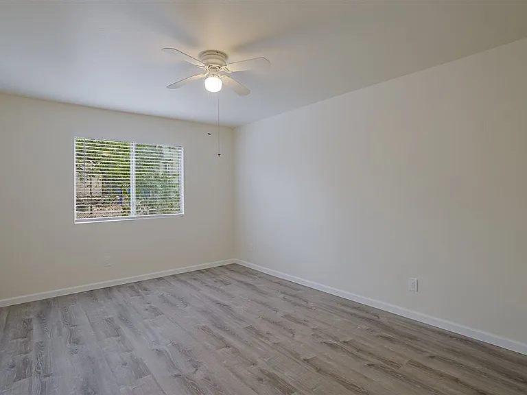 610 Lincoln Ave — Photo 15