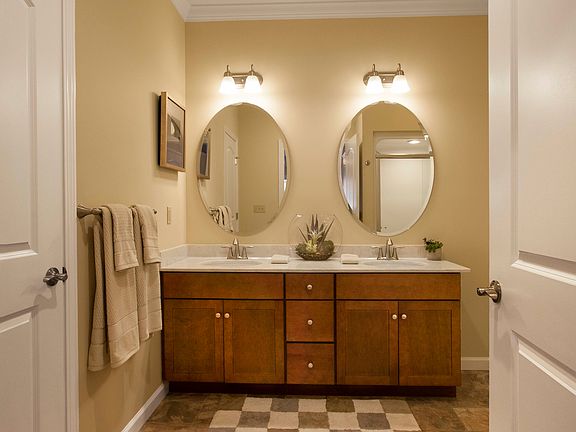 Photograph by Steve Lakatos.