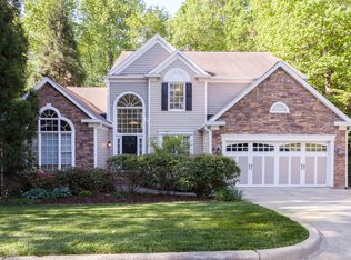 231 Strathburgh Ln, Cary, NC 27518