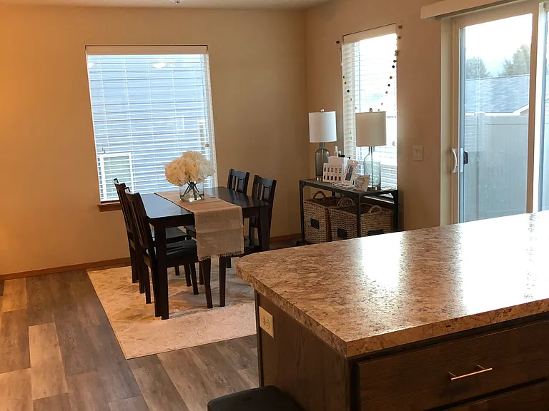 1010 N Devon Ave — Photo 5