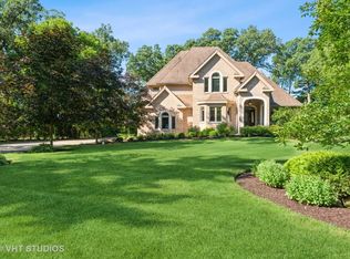9315 Shadow Ln, Bull Valley, IL 60097