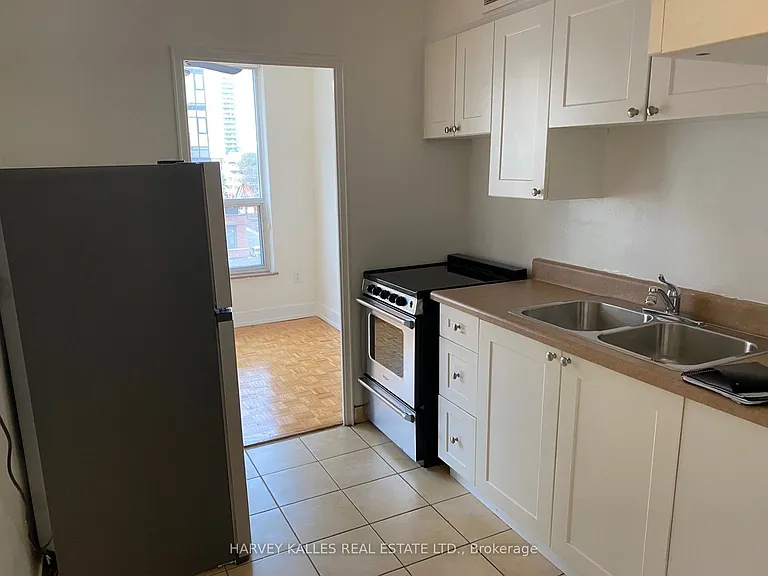 133 Erskine Ave #501 — Photo 7