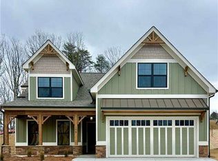 108 Cherokee Cv, Waleska, GA 30183