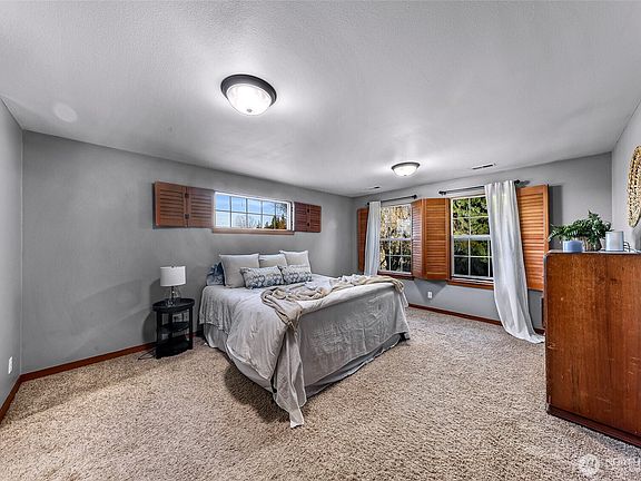 3rd image of 3395 Mack Road