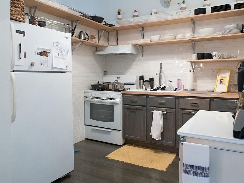 1st image of 1352 N Western Ave APT 1