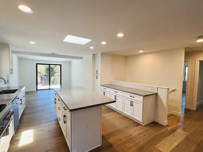 2620 Marin Ave — Photo 11