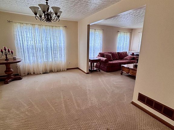 4th image of 165 Wyckshire Dr