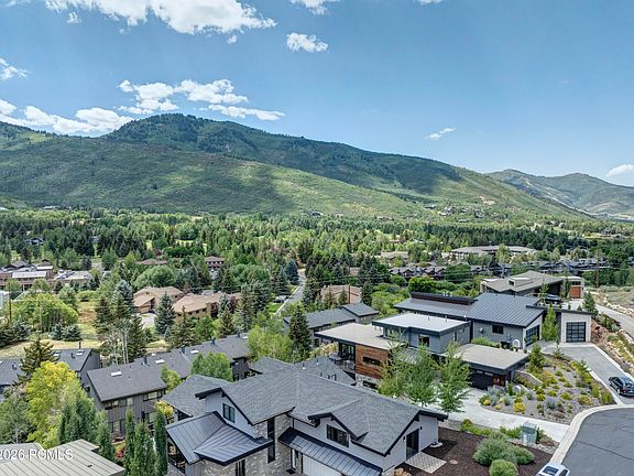 4th image of 935 Saddle View Way