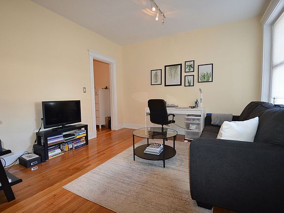 4th image of 15 Park Dr APT 5