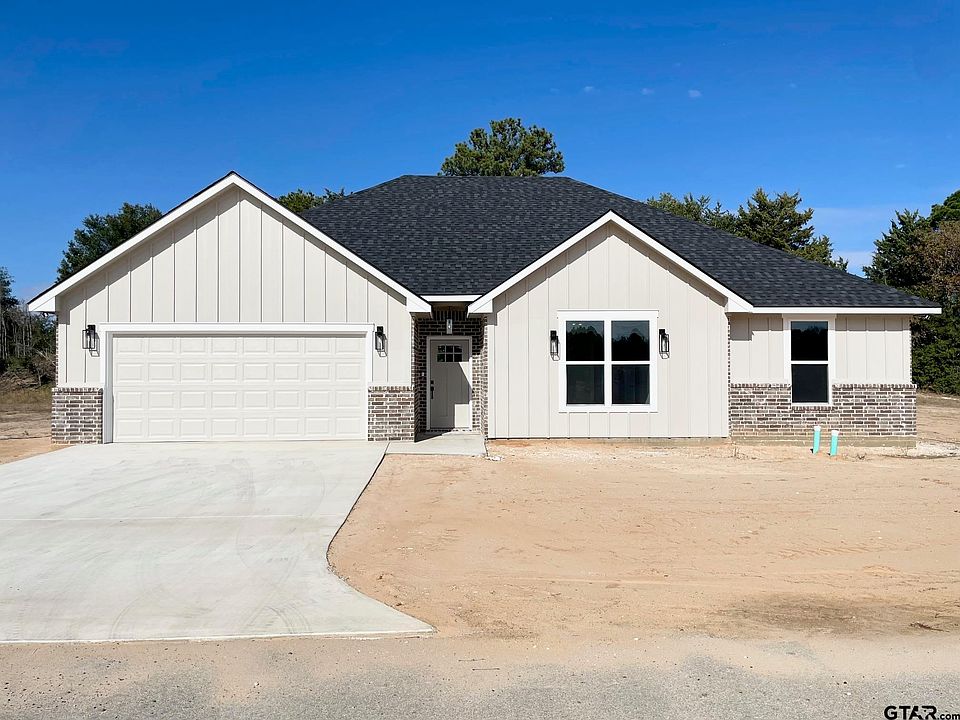 1st image of 300 Gregory Cir
