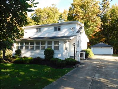 5702 Berg Rd, Buffalo, NY, 14218